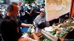 Warga Serbu Operasi Pasar Bulog