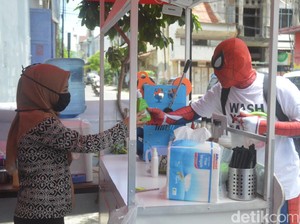 Cegah Corona, Spider-Man Parepare Kampanye Cuci Tangan-Berbagi Hand Sanitizer