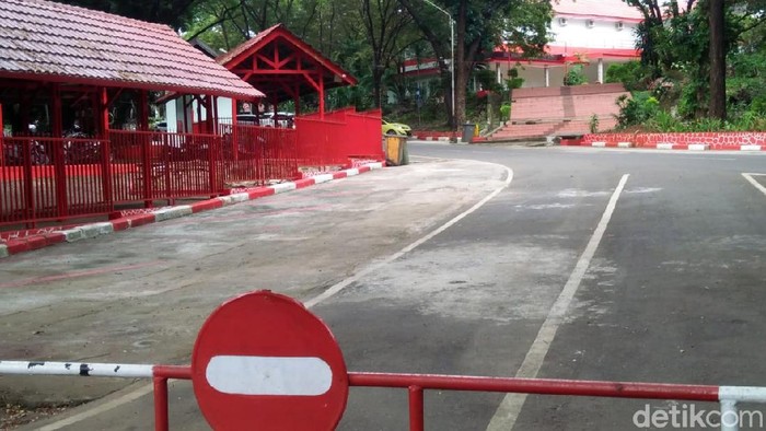 Universitas Hasanuddin (Unhas) Makassar telah tiga hari meliburkan aktivitas perkuliahan untuk mencegah penyebaran virus Corona. Kini kampus tersebut menjadi sepi.