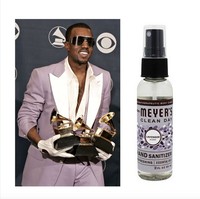 Kanye West dengan hand sanitizer Meyers, seperti pinang dibelah dua. Foto: Twitter