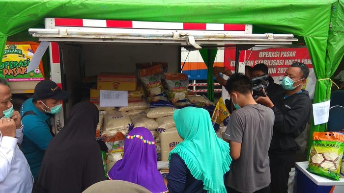 Bulog Operasi Pasar