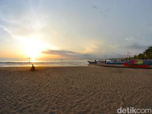 Destinasi Wisata Pangandaran Akhirnya Ditutup