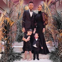 Dari pernikahan tersebut pasangan romantis ini telah dikaruniai dua orang anak.  Foto: dok. Instagram