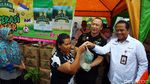 Warga Serbu Operasi Pasar Bulog