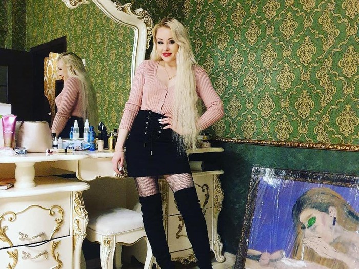 Lola Taylor Lola Taylor