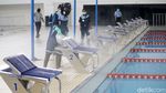 Stadion Akuatik GBK Disemprot Disinfektan