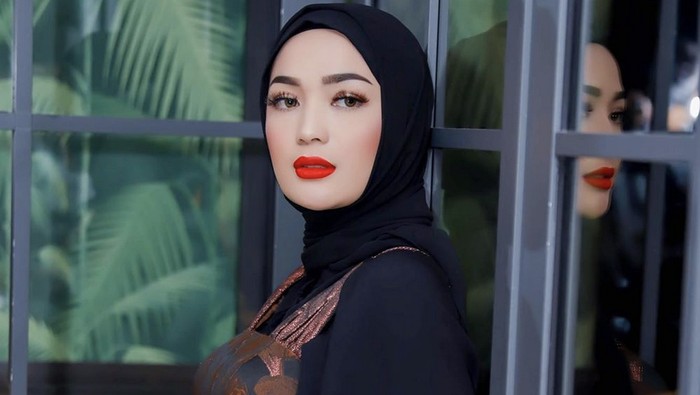 imel putri cahyati, mantan istri pacar zaskia gotik