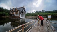 Mulai Kamis (19/3) Pemerintah Kabupaten Bandung Barat meminta agar pengelola kawasan wisata menutup usahanya selama dua minggu.