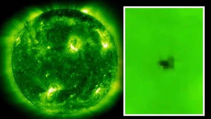 Pemburu Alien Mata-matai UFO di Segitiga Hitam Misterius Dekat Matahari Pemburu Alien Mata-matai UFO di Segitiga Hitam Misterius Dekat Matahari