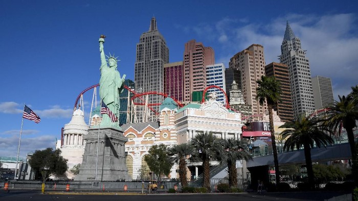 Las Vegas menjadi kota yang terdampak corona. Sejumlah hotel dan kasino ditutup untuk mencegah penularan virus COVID-19.
