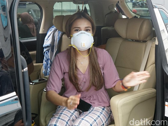 Ayu Ting Ting sata ditemui di studio Trans TV.