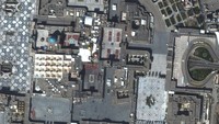 Terakhir ada Kuil Imam Reza di Mashdad, Iran. Pada 14 Februari 2020 terlihat cukup ramai. Namun, saat pandemi corona langsung sepi pada 12 Maret 2020.