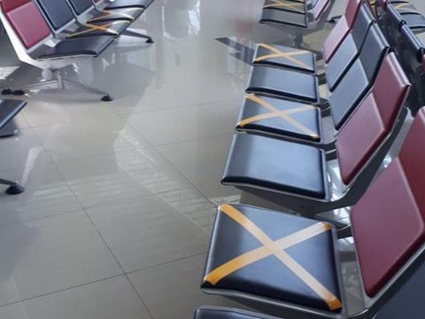 Bandara SIM Aceh pasang garis kuning.