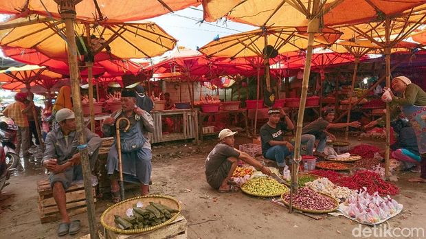 Tinjau Pasar Kranggot, Walkot Cilegon Pastikan Stok Pangan Aman