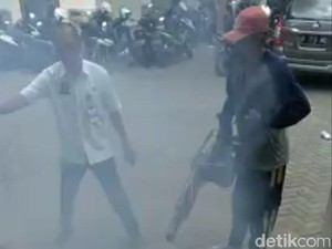 Dinkes Fogging Disinfektan Fasilitas Umum Lamongan Cegah Corona