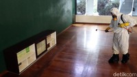 Usai melakukan penyemprotan di masjid tersebut, pihaknya akan melakukan penyemprotan kembali di Masjid Raya Bandung.