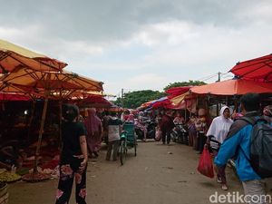 Tinjau Pasar Kranggot, Walkot Cilegon Pastikan Stok Pangan Aman
