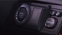 New Agya memiliki Engine Start Stop Button dan New Touch Screen Head Unit pada varian 1.2 TRD S. Tidak hanya itu, interior New Agya varian 1.2 G dan 1.2 TRD S juga dilengkapi dengan New Center Cluster with Digital AC. Foto: Pool (Toyota)