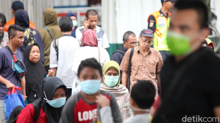 Siap-siap, Warga Bekasi Bakal Dilarang ke Jakarta Wali Kota Bekasi Rahmat Effendi berencana melarang warga ke DKI Jakarta jika wabah virus Corona (COVID-19) di Ibu Kota terus meningkat.