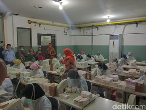 Pemprov Jatim Minta Tambahan Kuota Masker dan Alat Pelindung Diri