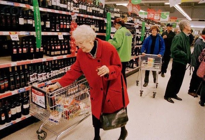 jam belanja supermarket