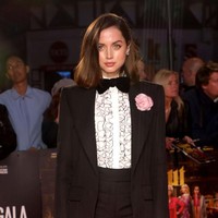 Semasa mudanya, Ana sempat bergabung dengan Cuba’s National Theatre School. Di sinilah bakat aktingnya diasah sebelum akhirnya memutuskan serius mendalami karier sebagai aktris. Foto: Getty Images for BFI/Lia Toby