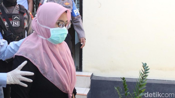 ibu rumah tangga edarkan sabu