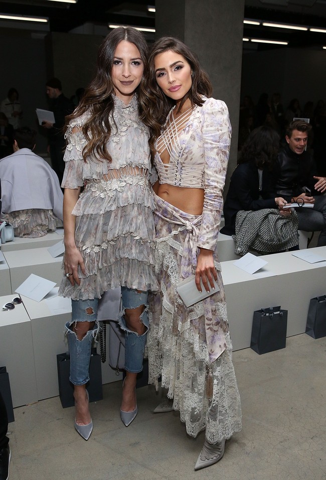 Ia juga dekat dengan beberapa sosok papan atas. Miss Universe 2012 Olivia Culpo salah satunya. (Foto: Getty Images)