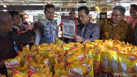 Saat menjabat, Agus sempat mengusulkan revisi aturan bea masuk terhadap barang konsumsi yang diimpor melalui e-commerce. Tujuannya untuk mengerem banjirnya barang-barang konsumtif. Vadhia Lidyana/detikcom
