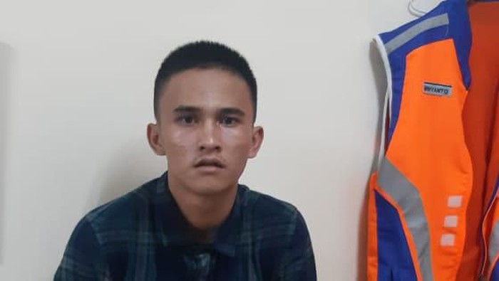 Andika (30), pelaku pencurian tas di KRL