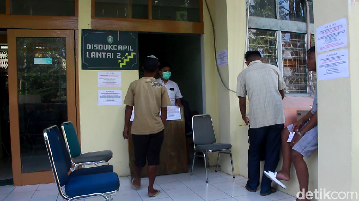 Pelayanan Disdukcapil Parepare diubah ke online untuk mencegah Corona (Hasrul Nawir/detikcom)