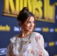 Hubungan aktor 47 tahun itu dan Ana disebut sudah terjalin sejak awal 2020. Keduanya menghabiskan waktu bersama di sebuah bar pada bulan Januari. Perbedaan usia yang cukup jauh tak menghalangi kemesraan mereka. Saat ini Ana berusia 31 tahun. Foto: Getty Images/Jerod Harris