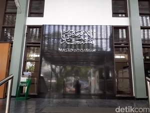 Ini Sejumlah Masjid di Jabar yang Tetap Gelar Salat Jumat