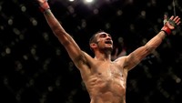 Tony Ferguson juga berpeluang jadi juara kelas ringan. El Cucuy punya rekor 25-4 (Getty Images/Alex Trautwig)