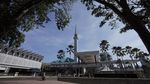 Lockdown Hari Pertama di Malaysia: Jalanan Sepi dan Masjid Kosong