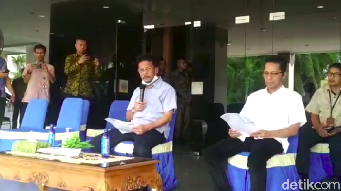 Wali Kota Batam, M Rudi, mengumumkan satu warganya positif Corona (Agus Siagian/detikcom)