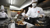 Cegah Virus Corona, Beijing Larang Warganya Makan Saling Berhadapan di Restoran