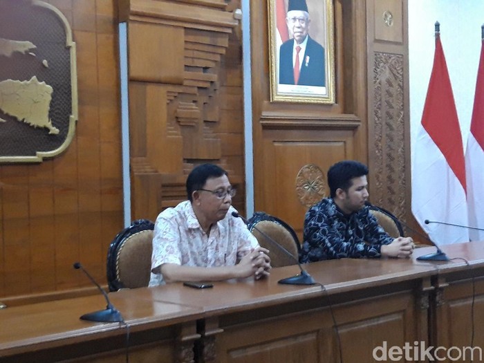 Pasien positif corona di Jatim bertambah satu orang. Menanggapi hal itu, Pemprov Jatim menambah rumah sakit rujukan.