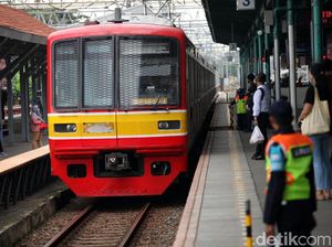 Gara-gara Pohon Tumbang, Pantograf KRL Tanah Abang-Sudimara Rusak