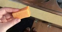 Bukan Sabun, Wanita Ini Tak Sadar Berhari-hari Cuci Tangan Pakai Keju