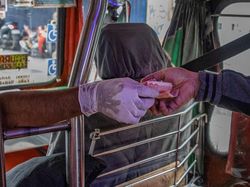 Imbas Pandemi Corona, Ini Foto Social Distancing di Dunia