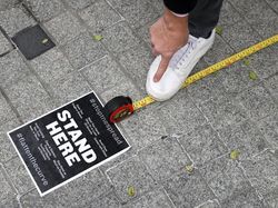 Imbas Pandemi Corona, Ini Foto Social Distancing di Dunia