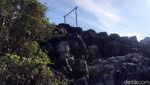 Foto: Tebing Batu Pantai Taraujung yang Instagramable