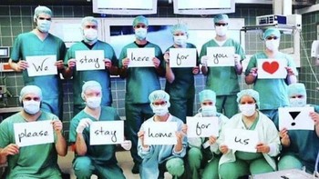 Dokter-dokter di Inggris juga melakukan kampanye yang serupa. Dengan tinggal di rumah, kita meringankan kerja para dokter lho (Twitter)