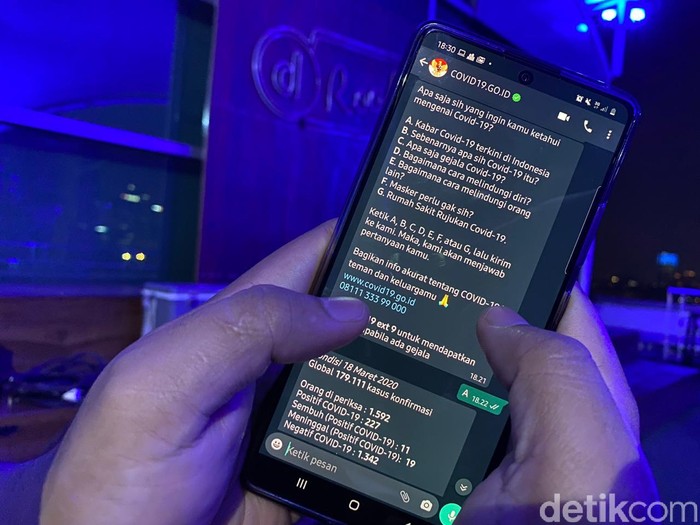 Akun chatbot WhatsApp COVID-19 resmi Pemerintah RI.