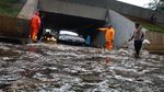 Kolong Semanggi Tergenang, Sejumlah Sepeda Motor Mogok