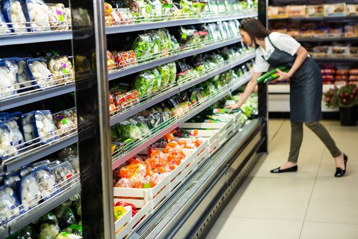 Imbas panic buying untuk pegawai supermarket
