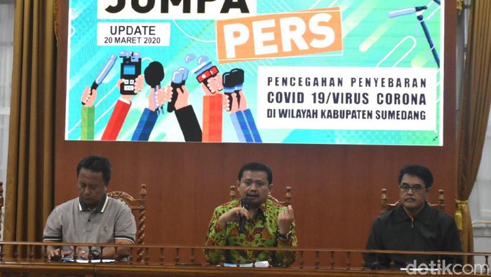Bupati Sumedang Dony Ahmad Munir