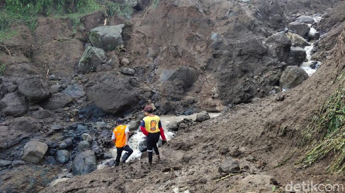 banjir bandang isolasi satu desa di ponorogo