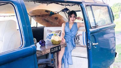 Kepoin Momen Kuliner Resiah Lim, Mantan Asisten Ashanty yang Cantik